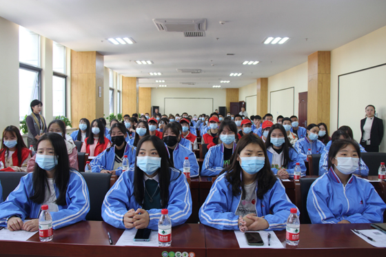 時(shí)代青年講奉獻(xiàn)  愛心熱血勇?lián)?dāng)——安康職業(yè)技術(shù)學(xué)院學(xué)生參加血站開放日活動(dòng)