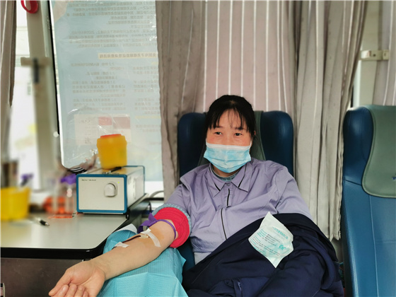 人民警察一心為民，捋袖捐血鐵血柔情——安康市公安局積極開(kāi)展冬季獻(xiàn)血活動(dòng)