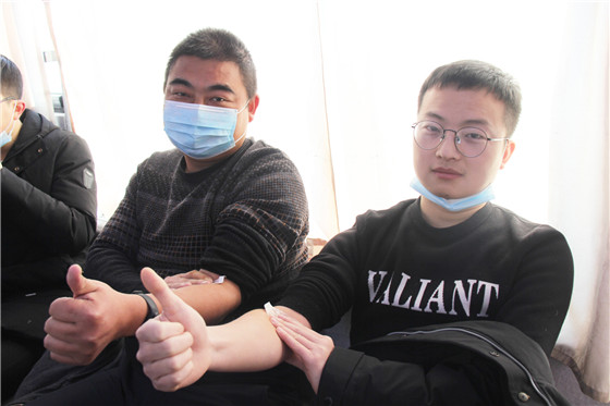 血液是生命的禮物——中國聯(lián)通安康市分公司、安康大數(shù)據(jù)運營有限公司聯(lián)合開展冬季應(yīng)急獻血活動