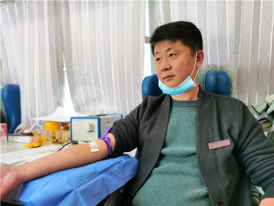 獻(xiàn)血傳真情，為黨旗添光彩 ——三元村春季無(wú)償獻(xiàn)血活動(dòng)側(cè)記