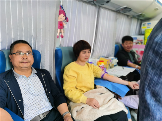 獻(xiàn)血傳真情，為黨旗添光彩 ——三元村春季無(wú)償獻(xiàn)血活動(dòng)側(cè)記