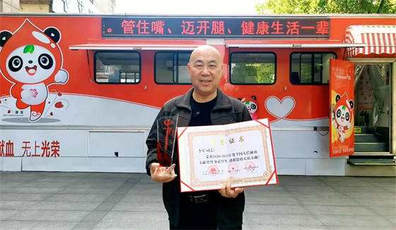 安康李軍，18年獻(xiàn)出“10”個自己……